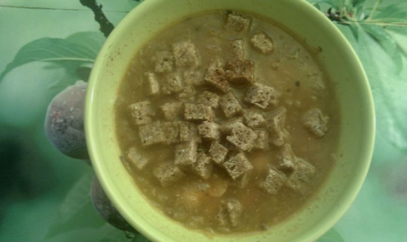 Kapuśniak z żurkiem i fasolą