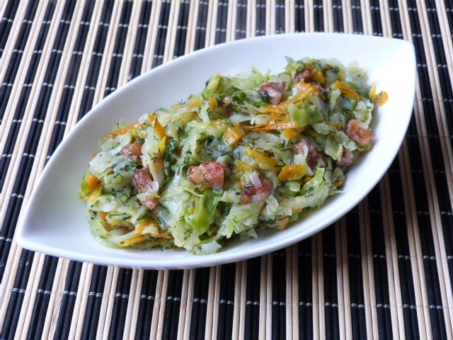 Kapusta biała z koperkiem i boczkiem