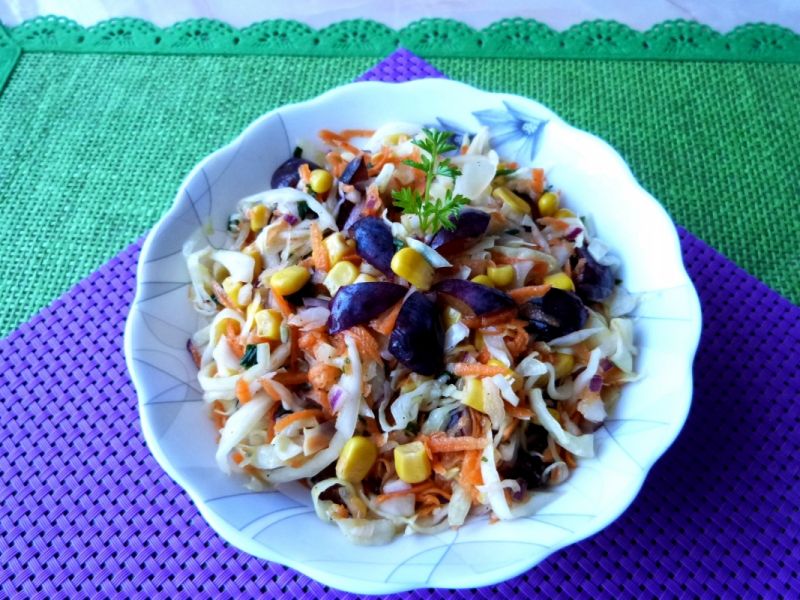 Kapusta biała ze śliwkami