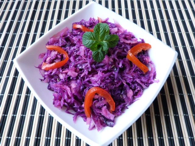 Kapusta czerwona duszona z winem