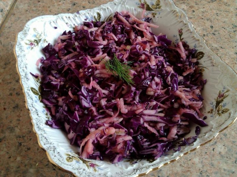 Kapusta czerwona z gruszką na ostro
