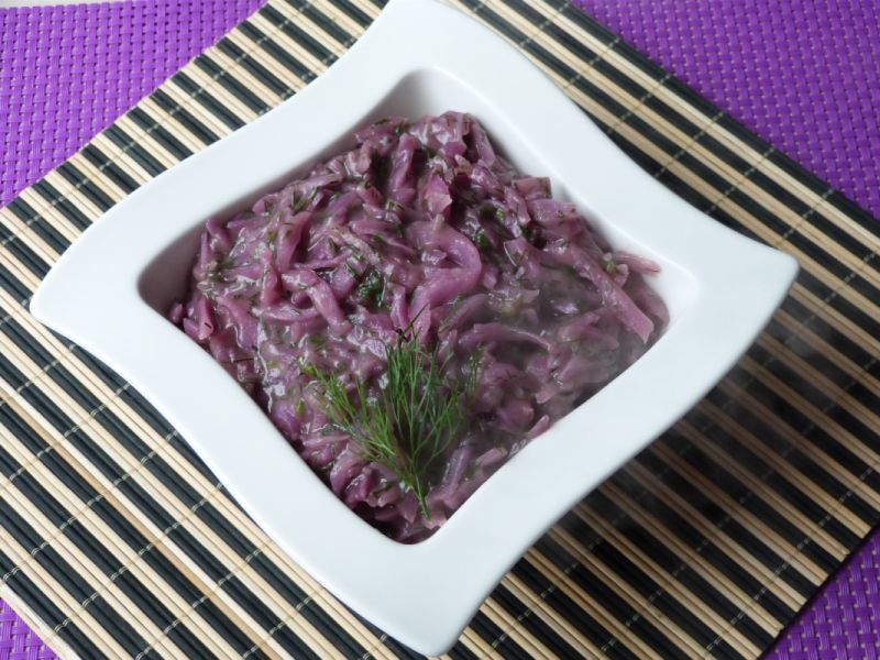 Kapusta czerwona z koperkiem Kapusta czerwona z koperkiem