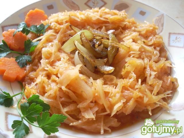 Kapusta duszona, pomidorowa