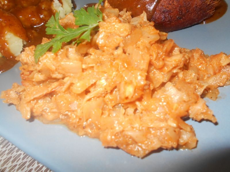 Kapusta duszona z kalarepką