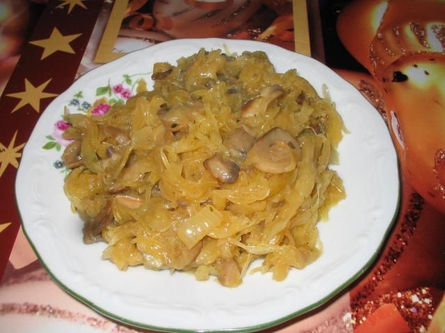 Kapusta kiszona z pieczarkami Kapusta kiszona z pieczarkami