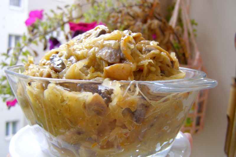 Kapusta kiszona z pieczarkami zasmażana Kapusta kiszona z pieczarkami zasmażana