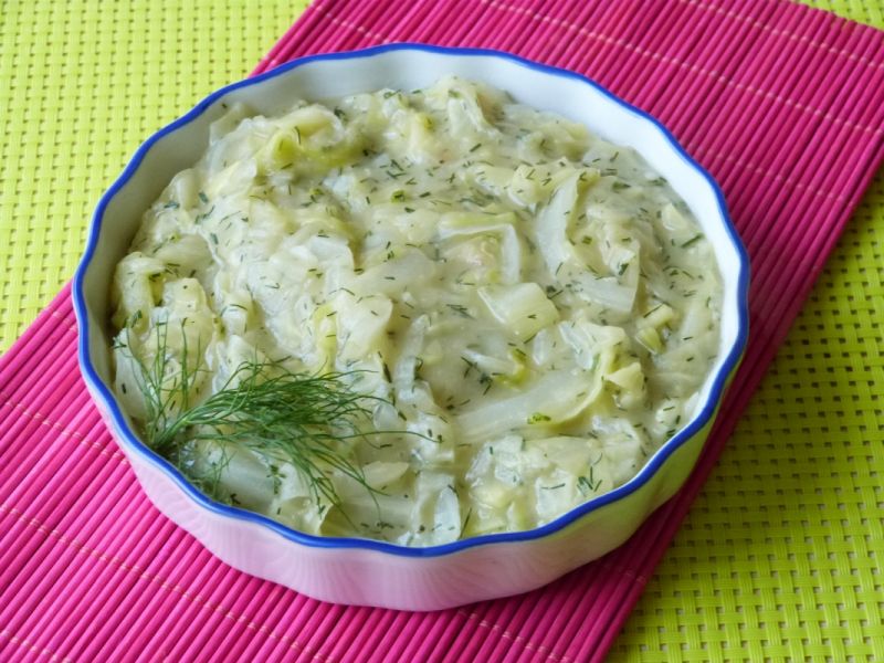 Kapusta młoda z koperkiem i kminkiem Kapusta młoda z koperkiem i kminkiem