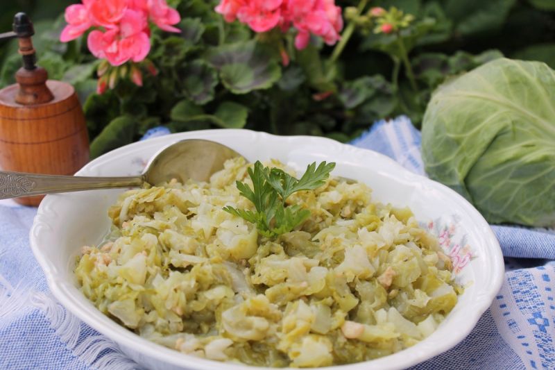 Kapusta młoda zasmażana 