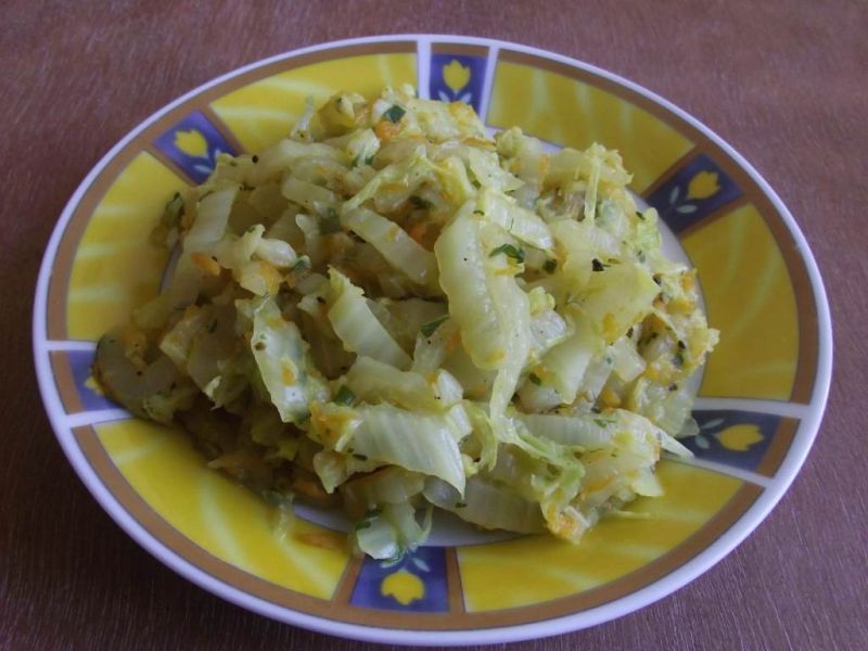 Kapusta pekińska na ciepło z marchewką