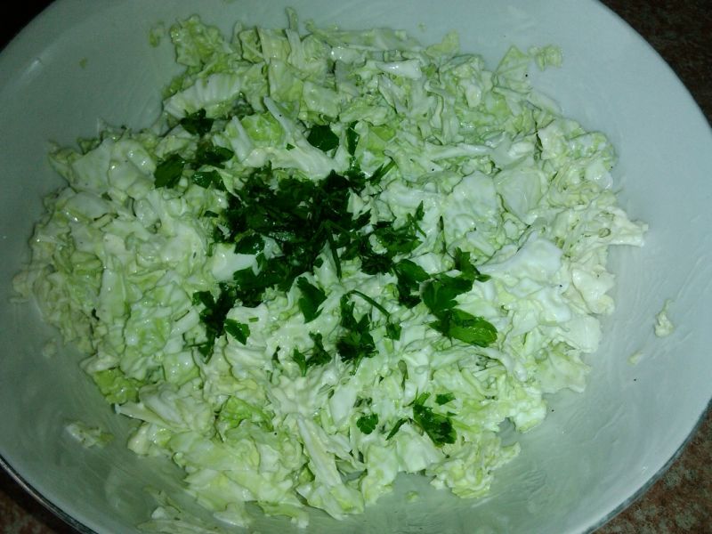 Kapusta pekińska w sosie majonezowym  Kapusta pekińska w sosie majonezowym