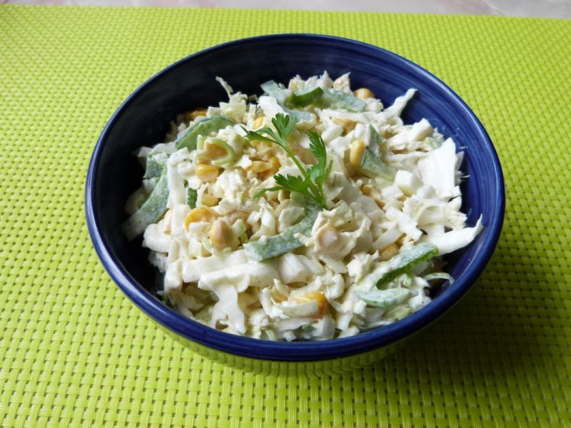 Kapusta pekińska z papryką i przyprawą curry