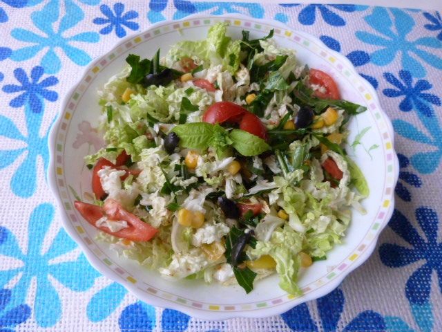 Kapusta pekińska z rukolą i bazylią Kapusta pekińska z rukolą i bazylią