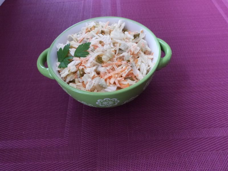 Kapusta pekińska z selerem i marchewką Kapusta pekińska z selerem i marchewką