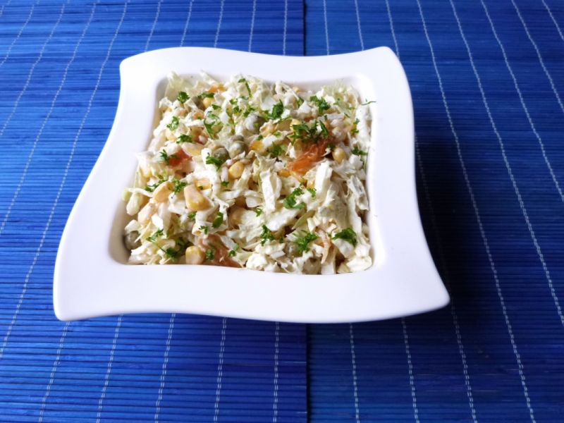 Kapusta pekińska z suszonymi morelami Kapusta pekińska z suszonymi morelami