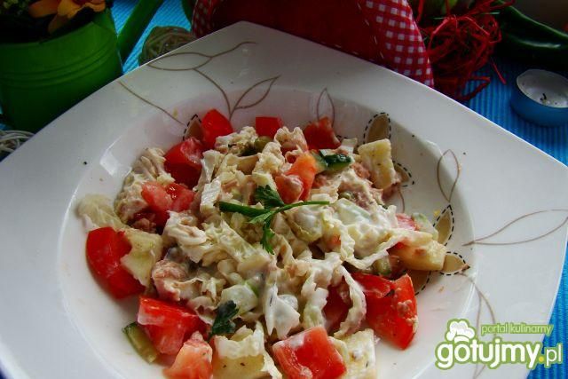 Kapusta pekińska z tuńczykiem i śmietaną