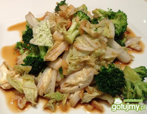 Kapusta pekińsku z brokułami po AZJATYCK