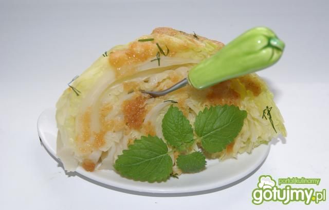 Kapusta włoska z bułeczką  