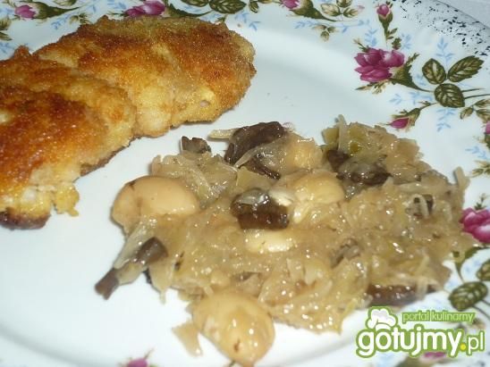 Kapusta z fasolą i grzybami