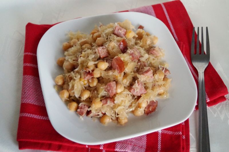 Kapusta z grochem włoskim