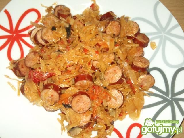 Kapusta z kabanosami i warzywami