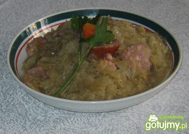 Kapusta z kiełbasą. Kapusta z kiełbasą.