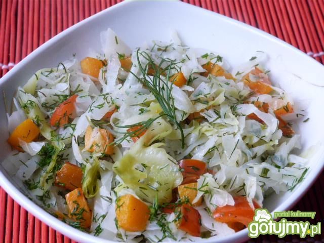 Kapusta z koperkiem, papryką i dynią Kapusta z koperkiem, papryką i dynią