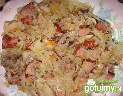 Kapusta z pieczarkami i kiełbasą Kapusta z pieczarkami i kiełbasą