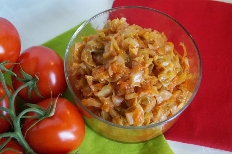 Kapusta z pomidorami