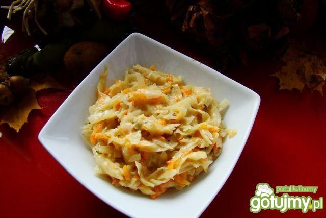 Kapustka z marchewką w śmietanie