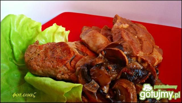 Karczek otulony pieczarkami Karczek otulony pieczarkami