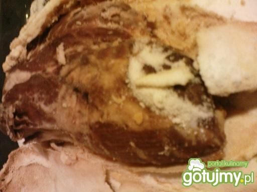 Karczek pieczony w skorupie solnej