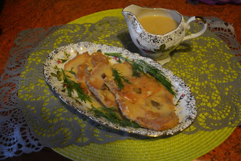 Karczek w sosie grzybowo-śmietanowym