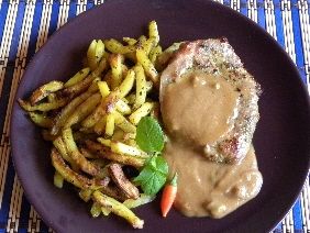 Karczek w sosie orzechowym