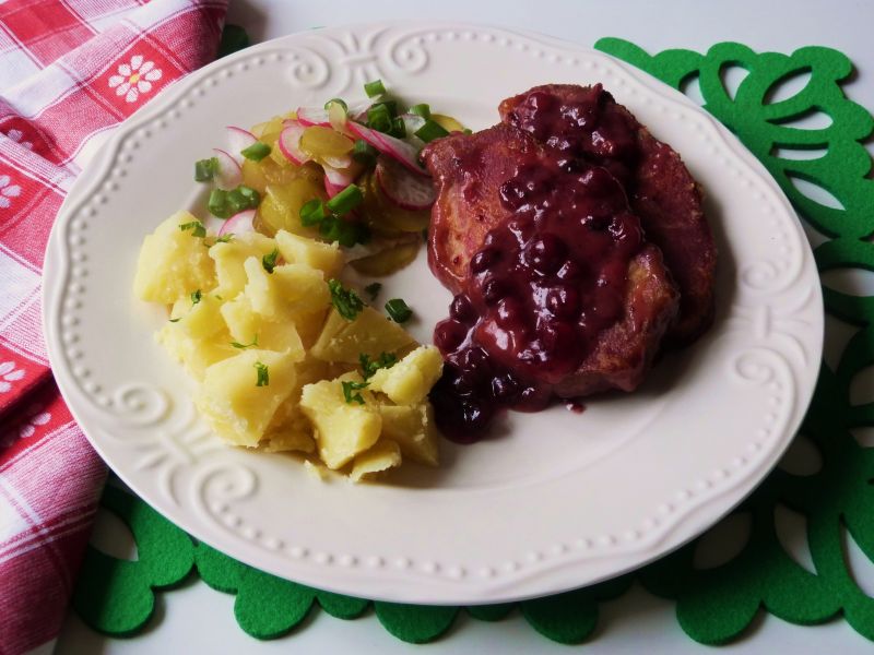 Karczek w żurawinowym sosie