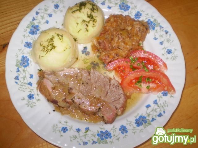 Karkówka duszona w ziołach