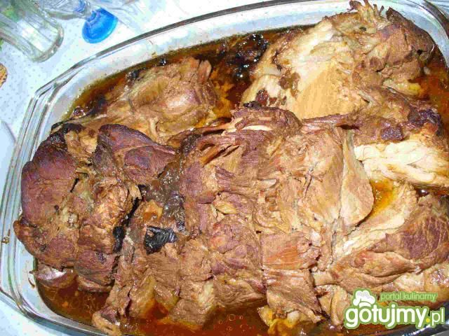 Karkówka duszona ze śliwkami suszonymi 