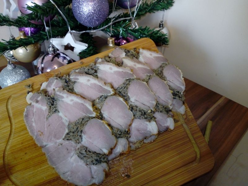 Karkówka faszerowana pieczarkami Karkówka faszerowana pieczarkami