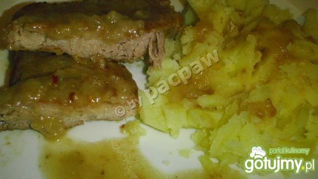 Karkówka jabłkowa podana z ziemniaczkami