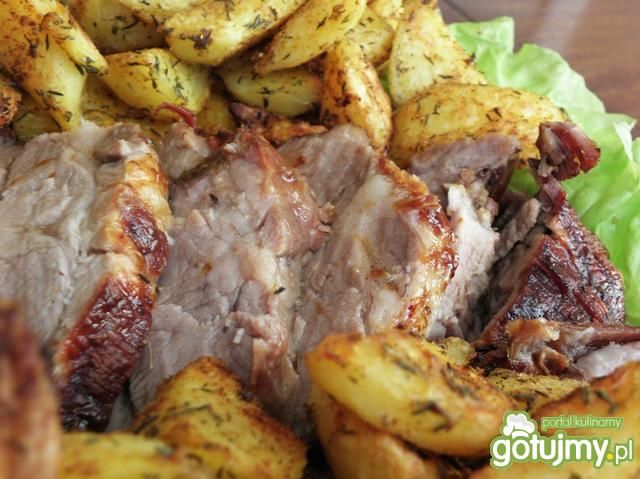 Karkówka pieczona na soli. Karkówka pieczona na soli.