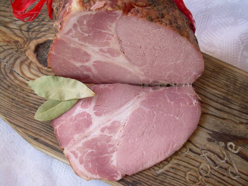 Karkówka pieczona w czerwonym winie Karkówka pieczona w czerwonym winie