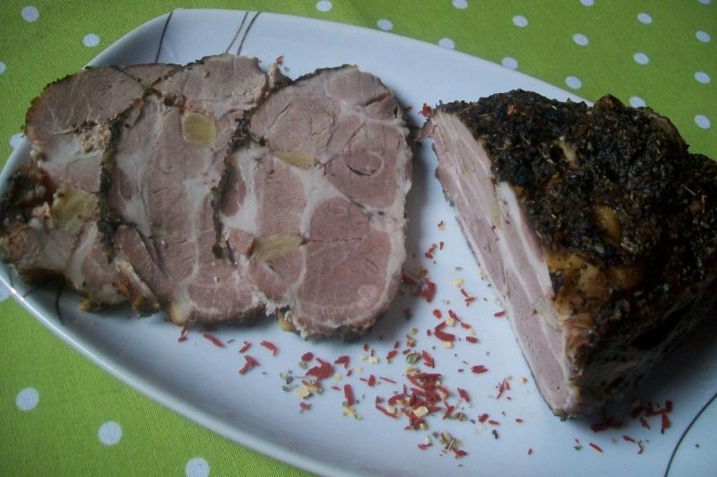 Karkówka pieczona z czosnkiem Karkówka pieczona z czosnkiem