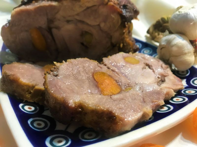 Karkówka pieczona z morelą