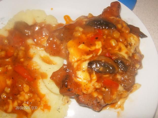 Karkowka pieczona z warzywami