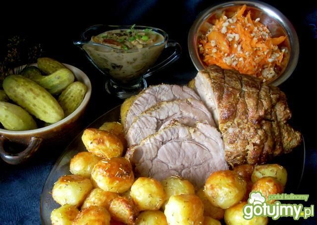 Karkówka pieczona z ziołami 