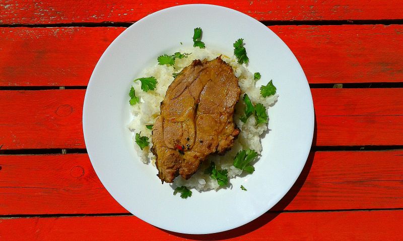 Karkówka w curry z czarnuszką Karkówka w curry z czarnuszką
