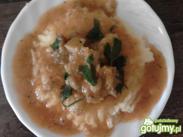 Karkówka w pomidorach z ziemniakami