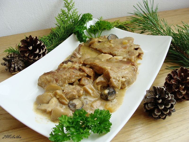 Karkówka w sosie grzybowym Karkówka w sosie grzybowym
