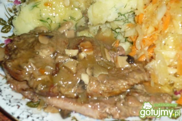 Karkówka w sosie pieczarkowym