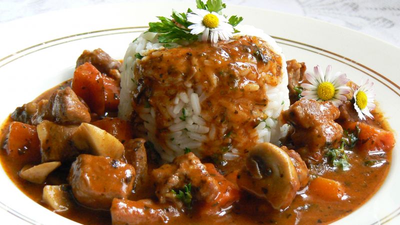 Karkówka z ryżem i pieczarkami