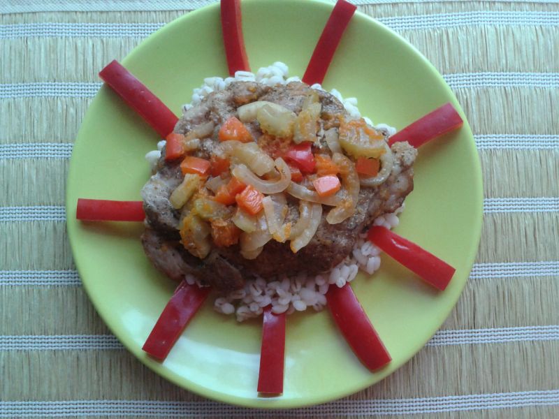 Karkówka z warzywami